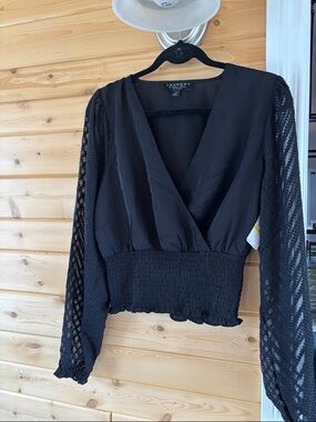 NWT Laundry By Shelli Segal Black V-Neck Smocked Waist Blouse with Lace Sleeves